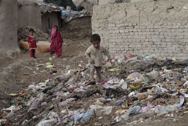 Φονικά πυρομαχικά εγκαταλείπουν οι δυνάμεις του ΝΑΤΟ στο Αφγανιστάν